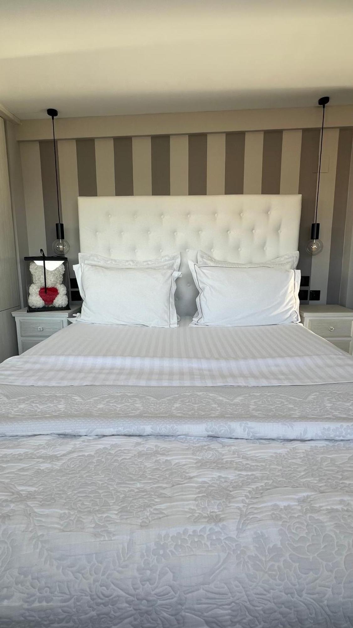 Knd Living Concept - Penthouse Apartment Nea Alikarnassos ภายนอก รูปภาพ