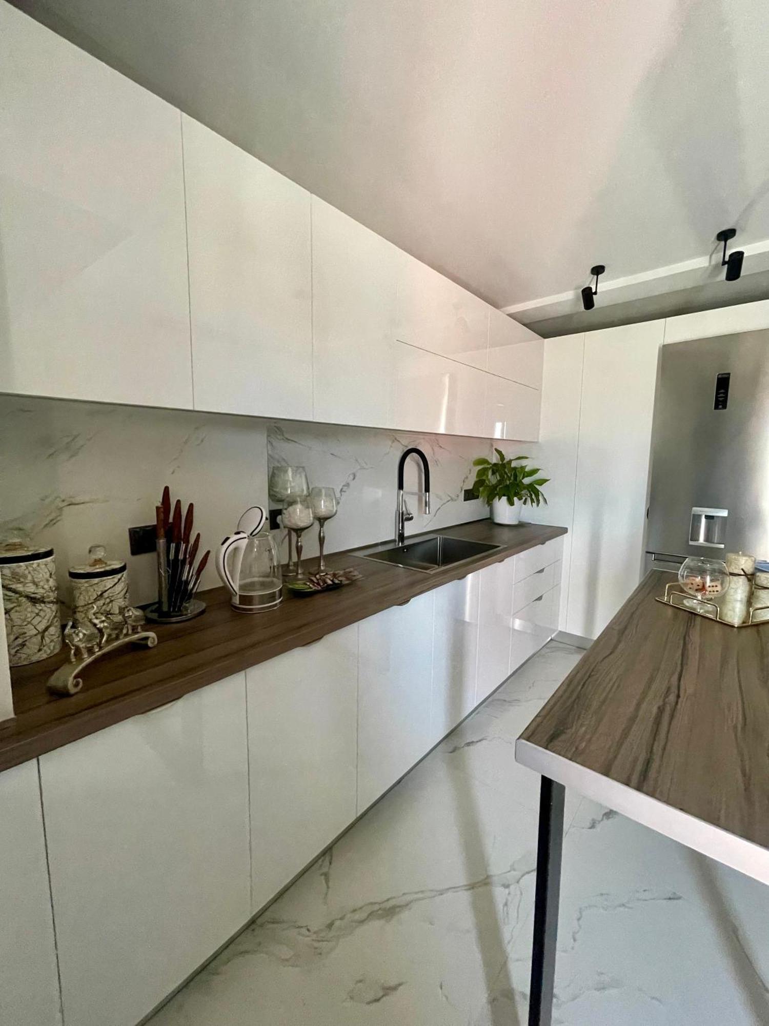 Knd Living Concept - Penthouse Apartment Nea Alikarnassos ภายนอก รูปภาพ